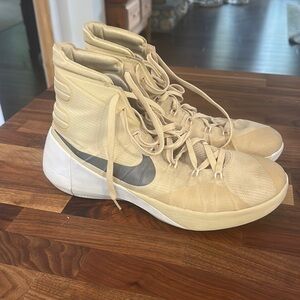 Nike Hyperdunk 2015, St Bonaventure Team Shoes 2015